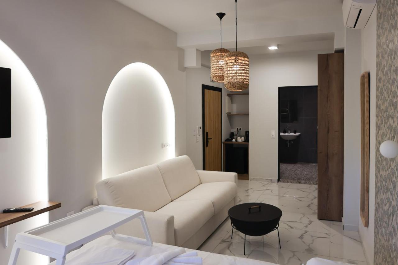 Uphill Unique Boutique Suites Скиатос Екстериор снимка