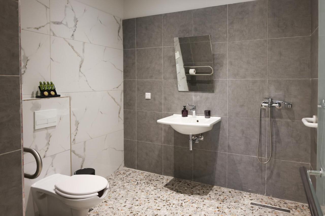 Uphill Unique Boutique Suites Скиатос Екстериор снимка