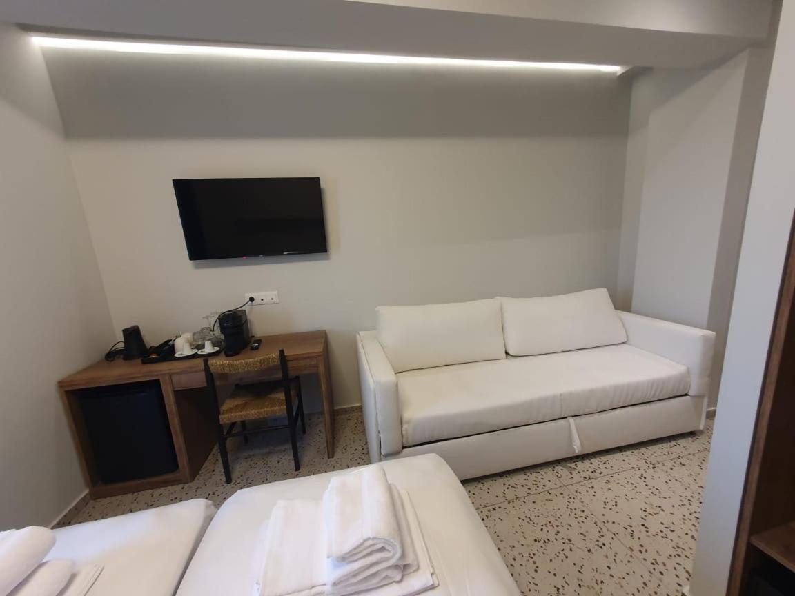 Uphill Unique Boutique Suites Скиатос Екстериор снимка