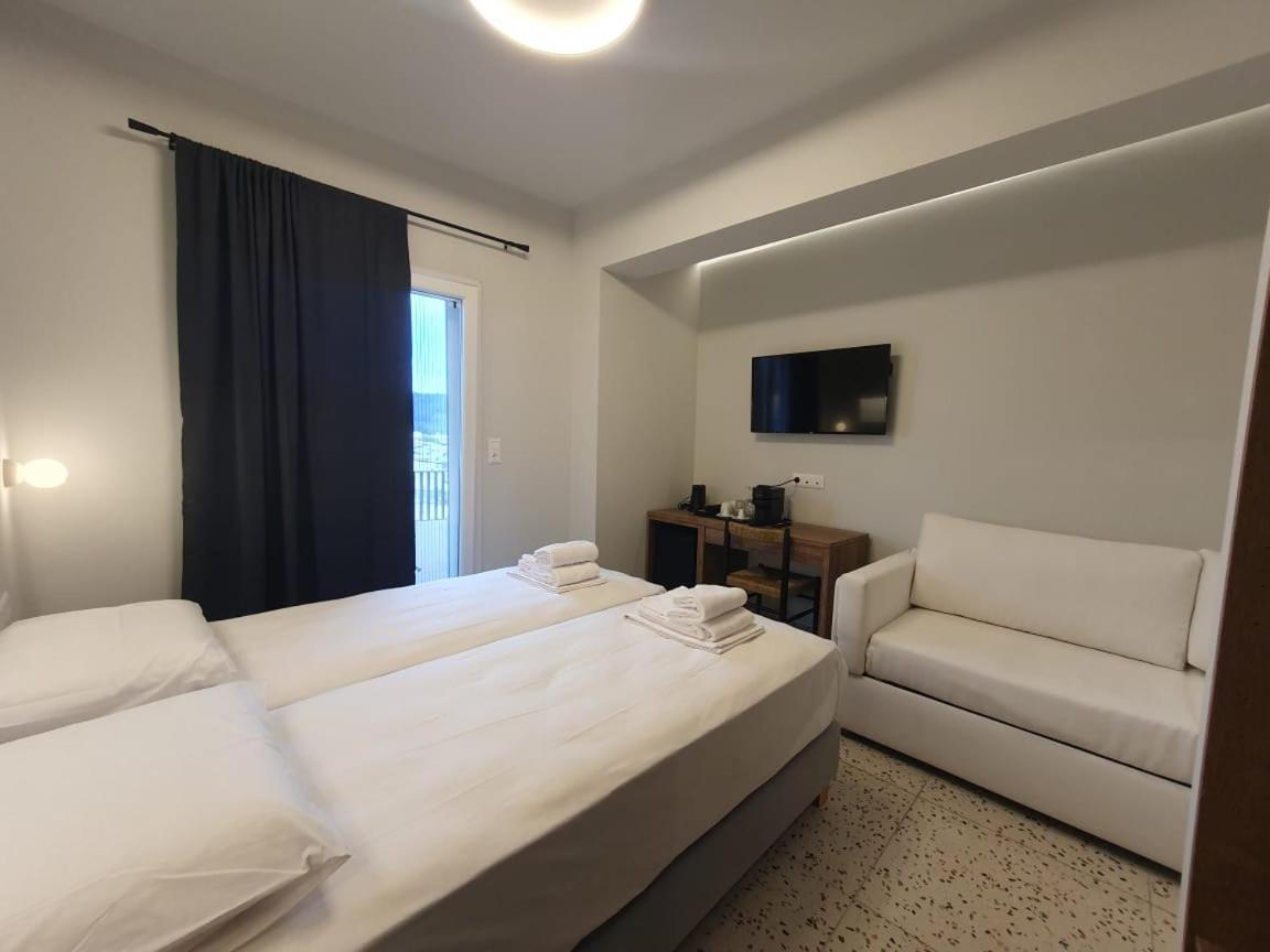 Uphill Unique Boutique Suites Скиатос Екстериор снимка