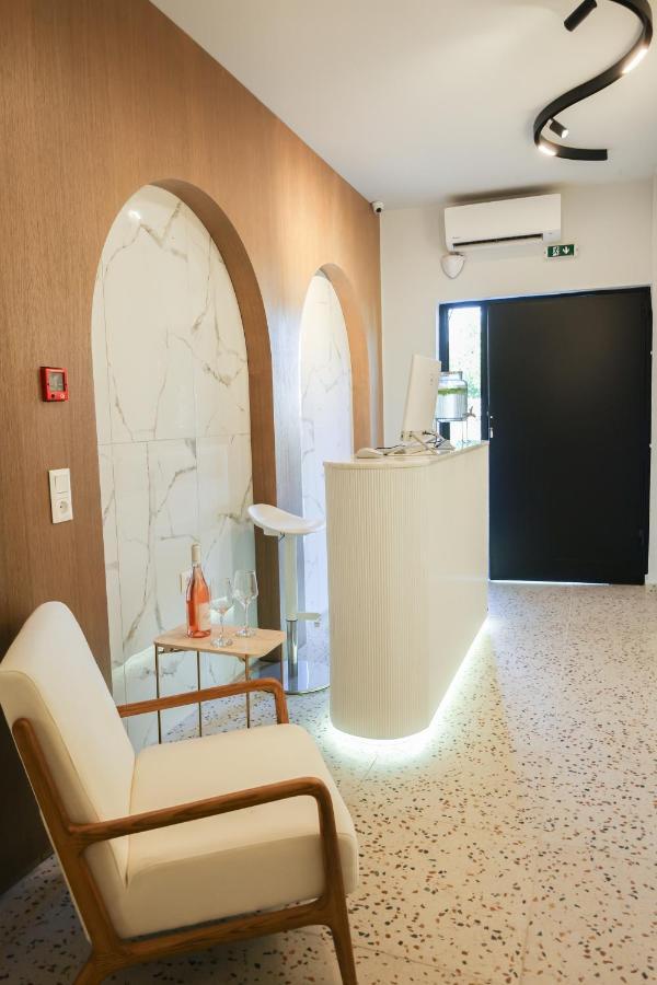 Uphill Unique Boutique Suites Скиатос Екстериор снимка