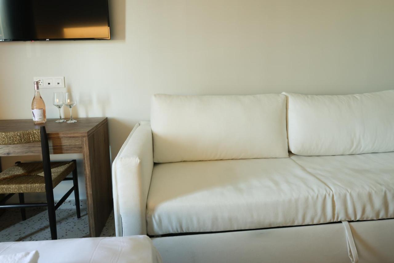 Uphill Unique Boutique Suites Скиатос Екстериор снимка