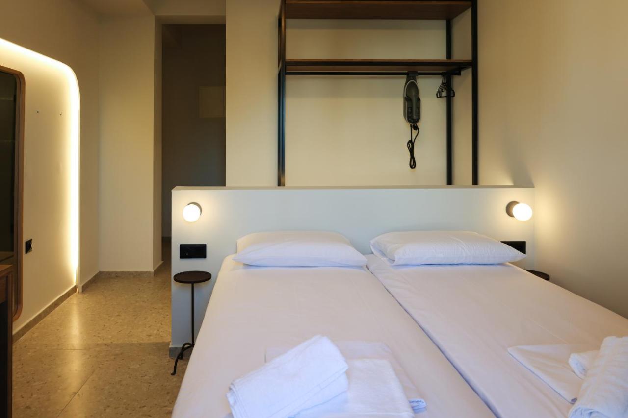 Uphill Unique Boutique Suites Скиатос Екстериор снимка