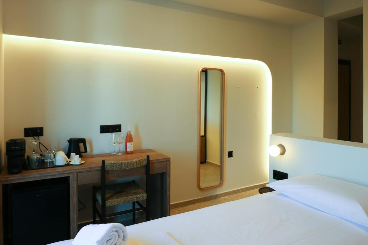 Uphill Unique Boutique Suites Скиатос Екстериор снимка